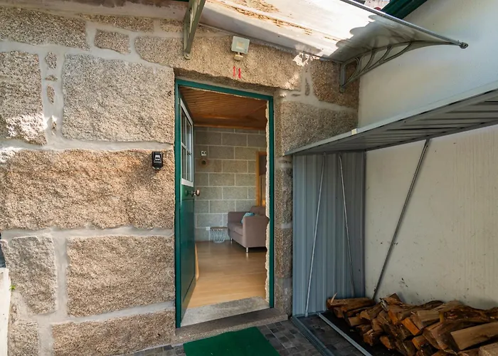 Casa Rustica T2 Com Salamandra E Cozinha - Seia - Serra Da Estrela - Casa Do Loureiro II