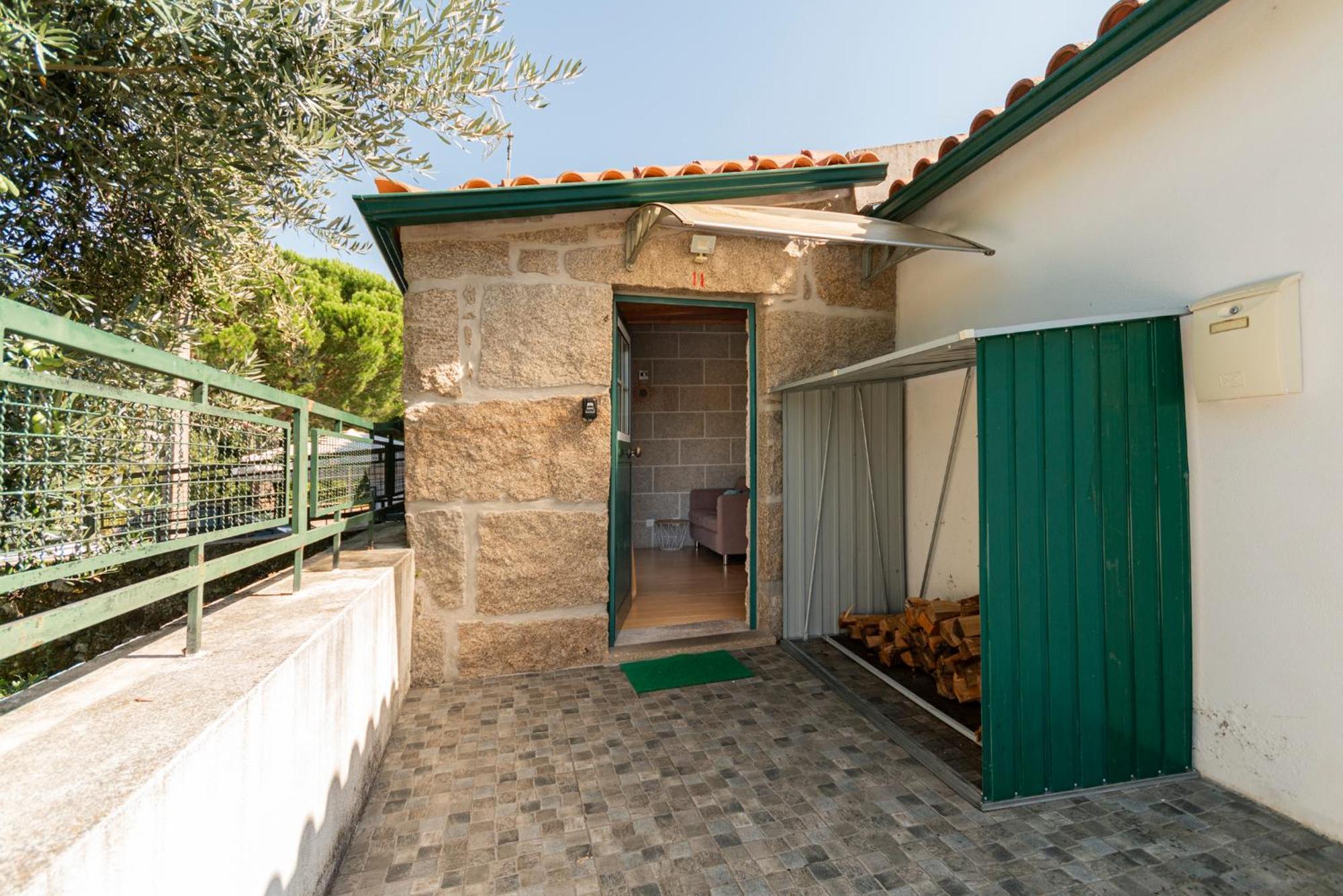 Casa Rustica T2 Com Salamandra E Cozinha - - Serra Da Estrela - Casa Do Loureiro Ii * Seia